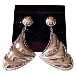 Layered Waves Disc Pierced Earrings Silver Tone